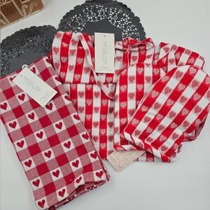 Rachel Zoe Valentine's Kitchen Set-Apron, Oven Mitts & Towels! BRAND NEW W/TAGS